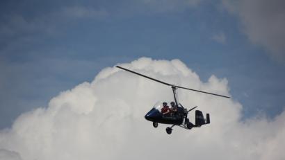Bild: kro
Ein luftiges Gefühl ist es, wenn man mit einem offenen Gyrokopter abhebt, erzählen die Fluggäste.