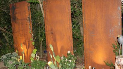 Bild: prh
Das Licht von LED-Erdspießstrahlern fest installiert oder mobil taucht Objekte in atmosphärisches Licht.