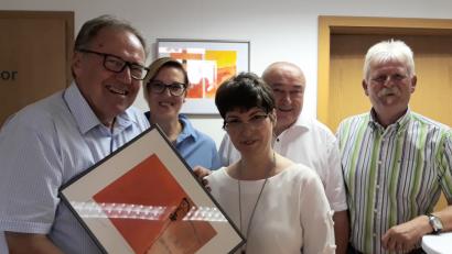 Bild: Kunz
Franz Hermann Beckmann, Margarete Marbach, Liubov Kulesh, Jakob Reitz und Arlan Birner (von links) freuen sich auf eine erfolgreiche Ausstellung.