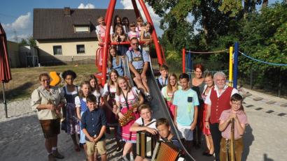 Bild: dob
21 Nachwuchsmusiker spielen zu einer richtigen Serenade auf und begeistern Eltern und Geschwister.