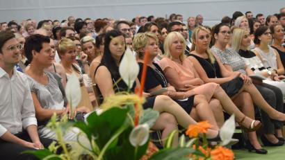 Bild: Hirsch
Die Döpfer-Schulen verabschiedeten 180 Auszubildende in den Gesundheitsfachberufen.