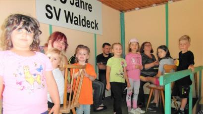 Bild: hl
Die Schminkecke mit Kerstin Dilling (hinten rechts) und Melanie Wehlmann (vorne) ist immer gut besucht