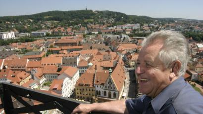 Bild: Wolfgang Steinbacher
Hier oben, auf dem Turm der Basilika St. Martin, fühlte sich Alt-OB Franz Prechtl immer sehr wohl. Von hier aus hatte er auch seine geliebte Heimatstadt und das Rathaus im Blick, in dem er selbst 20 Jahre lang als Oberbürgermeister die Geschicke Ambergs lenkte.