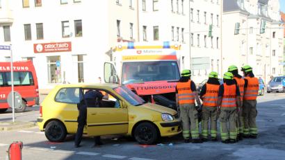 Bild: Auer, Alexander
Krankenwagen kollidiert mit Auto.