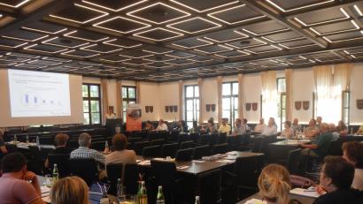 Bild: exb
Ein Symposium mit hochkarätigen Referenten und Multiplikatoren der Region soll Aufschluss darüber geben, wie Senioren noch besser digital fit gemacht werden können.