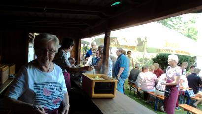 Bild: ksi
Salat und Soße zum Knödel.