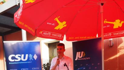 Bild: wmi
Fabian Wiesnet ist der Kopf des neugegründeten JU-Ortsverbandes und formulierte bei seiner Antrittsrede mit gut überlegten Aussagen die Ziele der Jungen Union.
