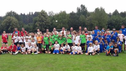 Bild: hai
Das die diesjährige Meisterschaft der ASV-E-Junioren nicht von ungefähr kommt, beweisen sie bei einem Turnier gegen sieben weitere Teams.