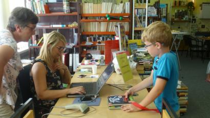 Bild: mad
Die letzte Öffnungszeit vor der Ferienpause in der Markt- und Schulbibliothek wurde genutzt, um einen Vorrat an Lesestoff anzulegen.