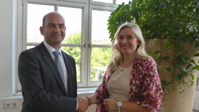 Bild: (exb)
Urkundenübergabe: Dr. Dr. Schick und Staatministerin Huml.