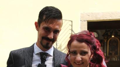 Bild: kro
Zur Hochzeit ging's in die Heimat: Christine Sigl und Joshua Gennari haben in der Allerheiligenkirche geheiratet.
