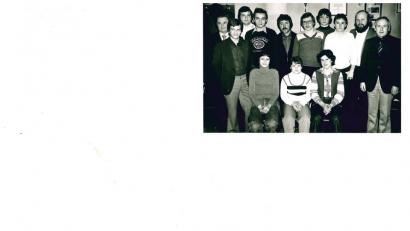 Bild: du
Bei der Gründung der Jungen Union Schirmitz am 9. Februar 1978 im Gasthof "Zum Roten Ochsen" wirkten Bürgermeister Alfons Bock (rechts), JU-Bezirksvorsitzender Simon Wittmann (Zweiter von rechts), JU-Kreivorsitzender Günter Hösl (Fünfter von links) sowie CSU-Ortsvorsitzender Josef Hofmann (links) mit.