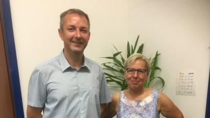 Bild: exb
Nach zwei Jahren in Oberbibrach kehrt Hedwig Forster als Rektorin an die Werner-Porsch-Grund- und Mittelschule in Speichersdorf zurück. Unterstützung erhält sie bei ihren Aufgaben von Konrektor Christian Hanauer.