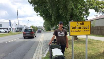 Bild: fjo
Seit ihm in Spanien ein ausrangierter Kinderwagen geschenkt wurde, muss Tanausú Herrera sein Gepäck nicht mehr tragen.