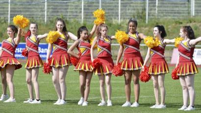 Bild: Ziegler
Die Cheerleaders gehören zum Football einfach dazu.