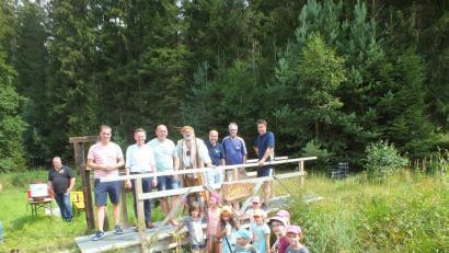 Bild: soj
Von rechts: Alois Vetter, Walter Fischbach, Rudi Rubenbauer, Martin Exner, Josef Söllner, MdL Tobias Reiß, CSU-Vorsitzenden Wolfgang Söllner.