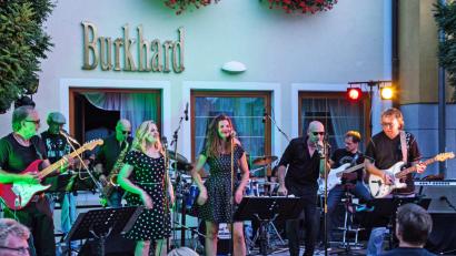 Bild: twi
"Soul Station No 10" gab ein mitreißendes Konzert auf dem Wernberger Marktplatz