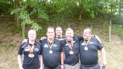 Bild: exb
Michael Zilch, Mario Bösl, Sebastian Weitzer, Patrick Wagner und Christian Eichhammer (von links) gehörten zur erfolgreichen Mannschaft.