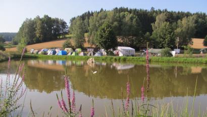 Bild: bl
Einen idyllischen Zeltplatz haben sich die rund 100 Ministranten aus Pfreimd für ihr Camp in Gleiritsch ausgesucht.