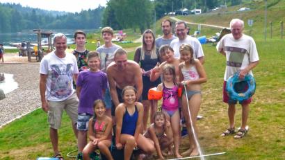 Bild: nm
Heiß ging es am Gaisweiher zu. Beim Ferienprogramm stellten die Kinder die Geschicklichkeit unter Beweis. Danach ging es ab ins Wasser und das machte ebensoviel Spaß.