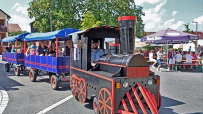 Bild: twi
Der "Saltendorf-Bockl" pendelte zwischen Marieninsel und dem Festplatz am Vereinsheim.