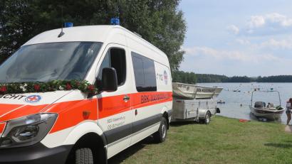Bild: Hirsch
Das neue Fahrzeug der Wasserwacht Schwandorf war am Sonntag bereits am Klausensee im Einsatz.