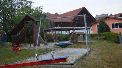 Bild: bej
Im Rahmen der Dorferneuerung soll der bestehende Spielplatz "Am Tradwg" eine Aufwertung erhalten.