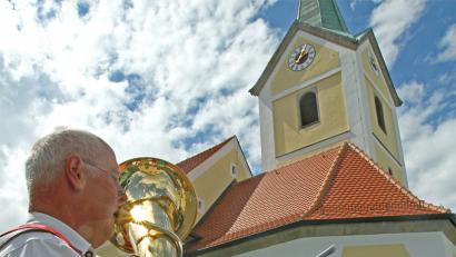 Bild: nm
Kirche und Kirchweih gehören zusammen. Zum musikalischen Programm steuert am kommenden Sonntag, 12. August, die "Blaskapell'n Flossenbürg" bei.
