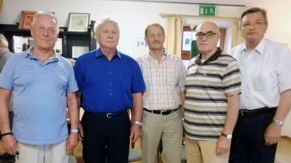 Bild: (sön)
Der Vorstand des Männerchores „Liedertafel“: Notenwart Jörg Pischke, Vorsitzender Walter Burger, zweiter Vorsitzender Hans Weiger, Schriftführer Norbert Utikal und Kassier Gerhard Hüttl (von links).