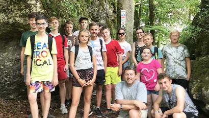 Bild: ü
Sommerrodelbahn, Felsenbad, Spiele und Grillen: Drei erlebnisreiche Tage verbrachten Ministranten der Pfarrei in der Nähe von Pottenstein.