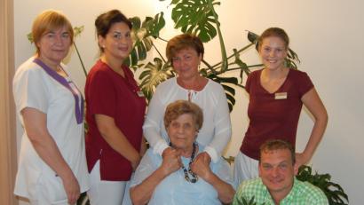 Bild: sm
Erika Raab feiert im Seniorenheim Löffler 85. Geburtstag.