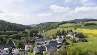 Bild: exb
Auch so kann Weiden aussehen. Weiden im Landkreis Birkenfeld nämlich. Virtuell führt die Gemeinde Hunderte von Einwohnern, in Wirklichkeit aber nur 85. Grund ist eine Facebook-Verwechslung mit Weiden in der Oberpfalz.