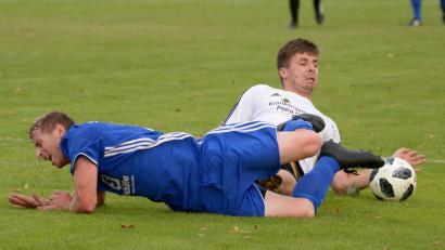 Bild: ref
Stefan Trager (rechts) nimmt hier Martin Thaler (links) sauber den Ball ab.