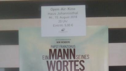 Bild: exb
Der Papst flimmert am kommenden Mittwoch, 15. August, über die Open-Air-Leinwand, dazu gibt es ein kulinarisches Verwöhnprogramm von der Küchenchefin des Hauses Johannisthal.