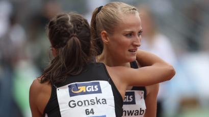 Bild: Kiefner
Nadine Gonska (links) und Corinna Schwab (rechts) bei der Deutschen Meisterschaft in Nürnberg. Gonska holte Gold, Schwab die Bronzemedaille über die 400 Meter. Bei der Europameisterschaft laufen beide In der Staffel.