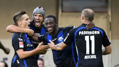 Bild: Ina Fassbender/dpa
Paderborns Philipp Klement, Klaus Gjasula, Christopher Antwi-Adjej und Sven Michel (von links) bejubeln das 2:0.