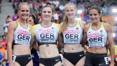 Bild: Michael Kappeler/dpa
Das deutsche Team mit Hannah Mergenthaler, Karolina Pahlitzsch, Corinna Schwab und Nadine Gonska (von links).
