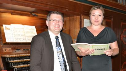 Bild: hcz
Sie erhielten lang anhaltenden Applaus: Organist Holger Popp und Sopranistin Tamara-Raphaela Hirschmann.