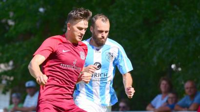 Bild: Thomas Schrems
Im Achtelfinale des Toto-Pokals auf Kreisebene trifft Kreisklassen-Spitzenreiter TSV Waldershof (links Dominik Schreyer in der Partie beim SC Mähring) auf Bezirksligist FC Tirschenreuth.