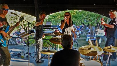 Bild: Völkl
„Kubus M.“ konnte die Fans alter Rockmusik aus den 60er und 70er Jahren begeistern.