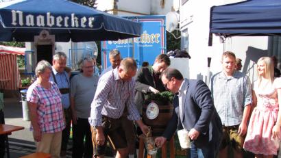 Bild: sei
"Ozapft is", heißt es am Sonntag, 19. August, um 10 Uhr auf dem Manteler Marktplatz. Die Vereine dort beweisen schon seit Jahren den Mut, Mitten im August das Bürgerfest auszurichten und werden traditionell mit bestem Besuch belohnt,.