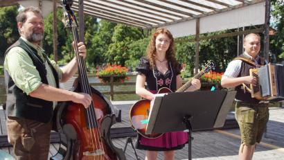 Bild: mmj
Zupfert, ziachad, zünftig - Unterhaltsam präsentieren die "Z's" ihr Programm.