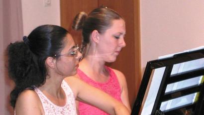 Bild: ld
Mit absoluter Perfektion, mit musikalischer Brillanz und Leichtigkeit stoßen Noemi und Enikö Görög auf begeisterte Zuhörer.