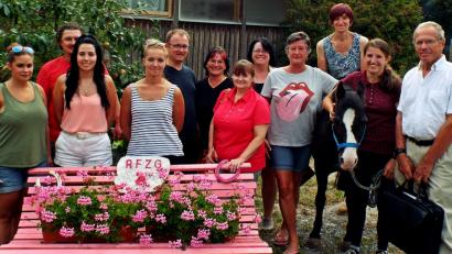 Bild: R. Kreuzer
Die neue Führung der Moosbürger Pferdefreunde (von links): Svenja Horn, Carsten Kottwitz, Saskia Ruppert, Sabine Hero, Tobias Hammer, Beatrix Sünder, Manuela Legat, Ulrike Guttenberger, Sabine Koller, Vorsitzende Martina Trepkowski, Laura Trepkowski und Gernot Einöder.