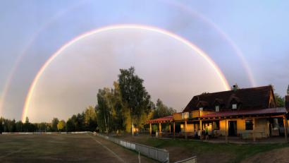 Bild: Cor Nelia
Nach einem Kurzen Schauer zeigte sich der Regenbogen.