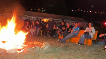 Bild: kö
Die Gäste genossen den romantischen Abend am Lagerfeuer.