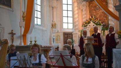 Bild: bnr
Die "Familienmusi Irlbacher/Lippert" und die "Niedermuracher Sänger" gehören zum Urgestein des OVK. Mit ihren Liedern begeistern sie immer wieder die Zuhörer.