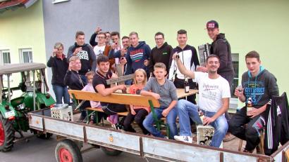 Bild: hai
Die Zeulenreuther Jugend stimmt sich bereits auf die viertägige Zelt-Kirwa ein.