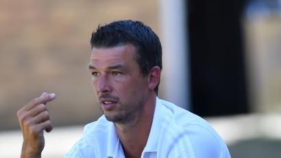 Bild: A. Schwarzmeier
Klaus Herrmann, Trainer der TSG Weiherhammer, registriert zufrieden einen Aufwärtstrend bei seinen Spielern.