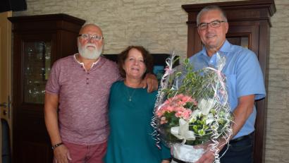 Bild: bnr
Das Fest der Goldenen Hochzeit konnten Marion und Steffen Unger feiern. Bürgermeister Richard Tischler (rechts) überbrachte die Glückwünsche der Stadt Pfreimd.